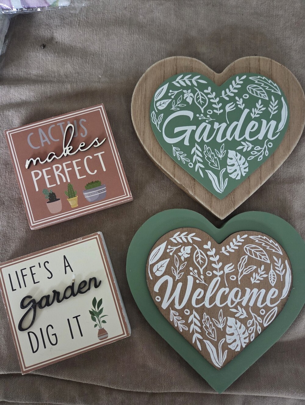 Garden Welcome Heart Wall Decor - Green NWT